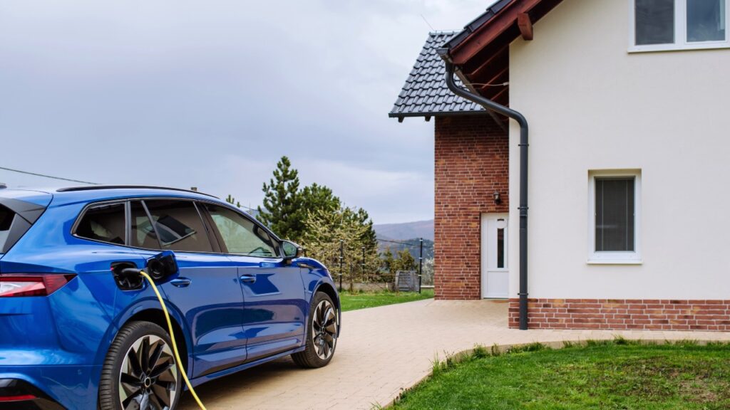 Instalación de cargador eléctrico en casa realizada por profesionales de SYB en Huesca