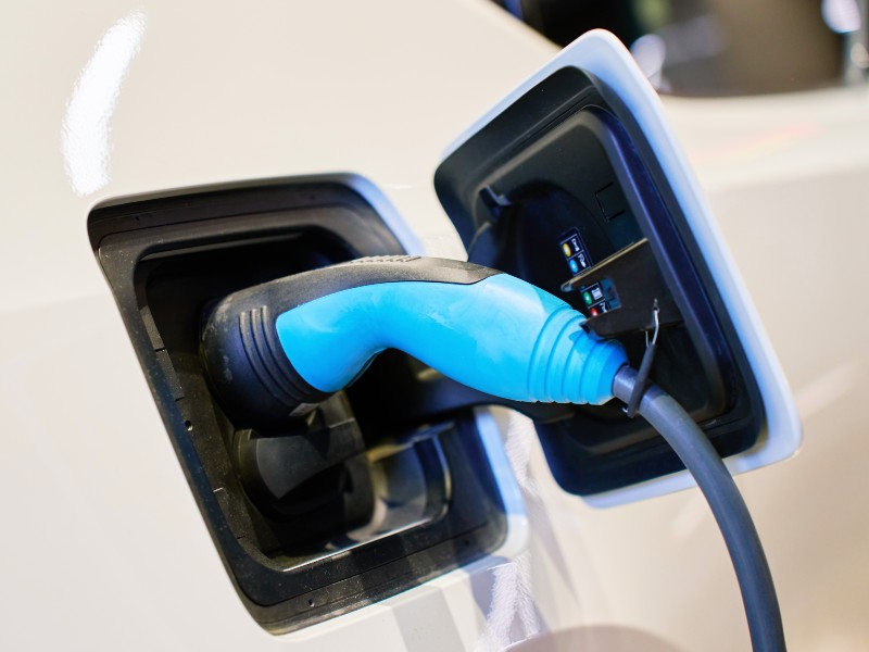 Instalación de cargador para coche eléctrico en Huesca